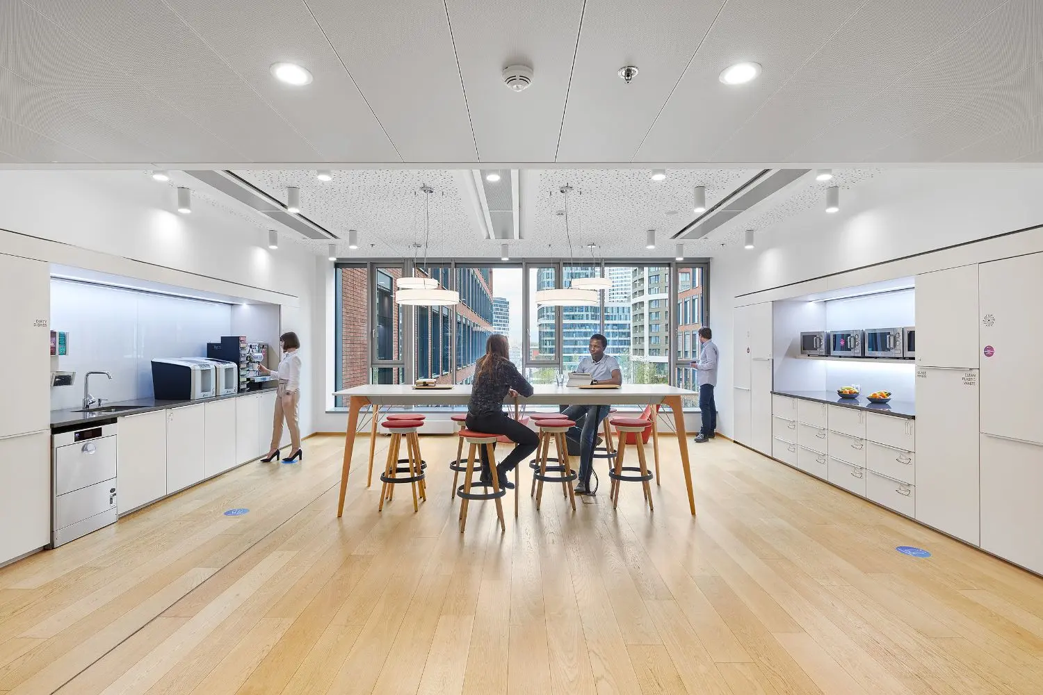 2023-04-sr-careers-bratislava-office-kitchen-space-interior-mydevelopment