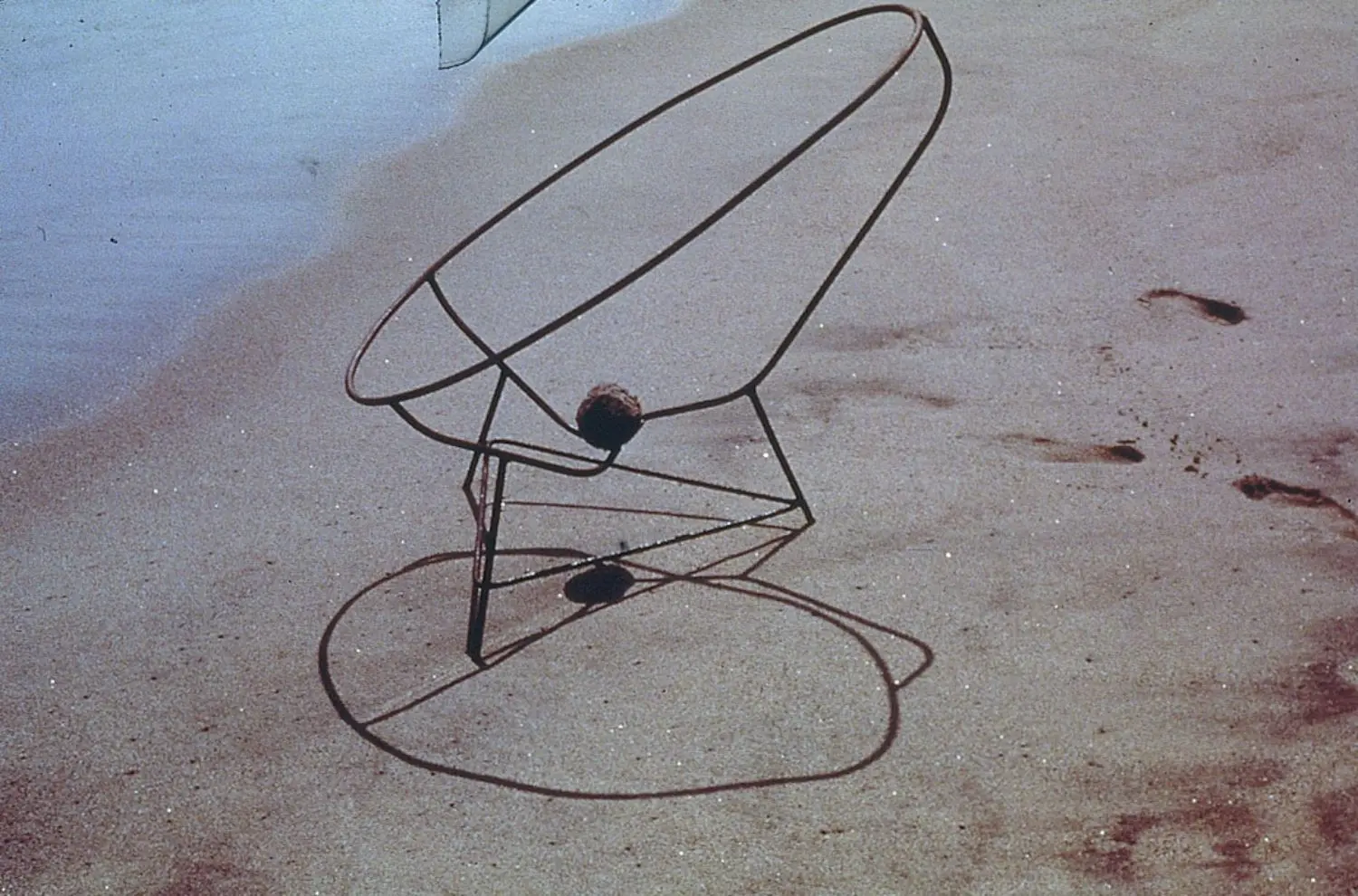 orozco-KL1462-sandball-chair