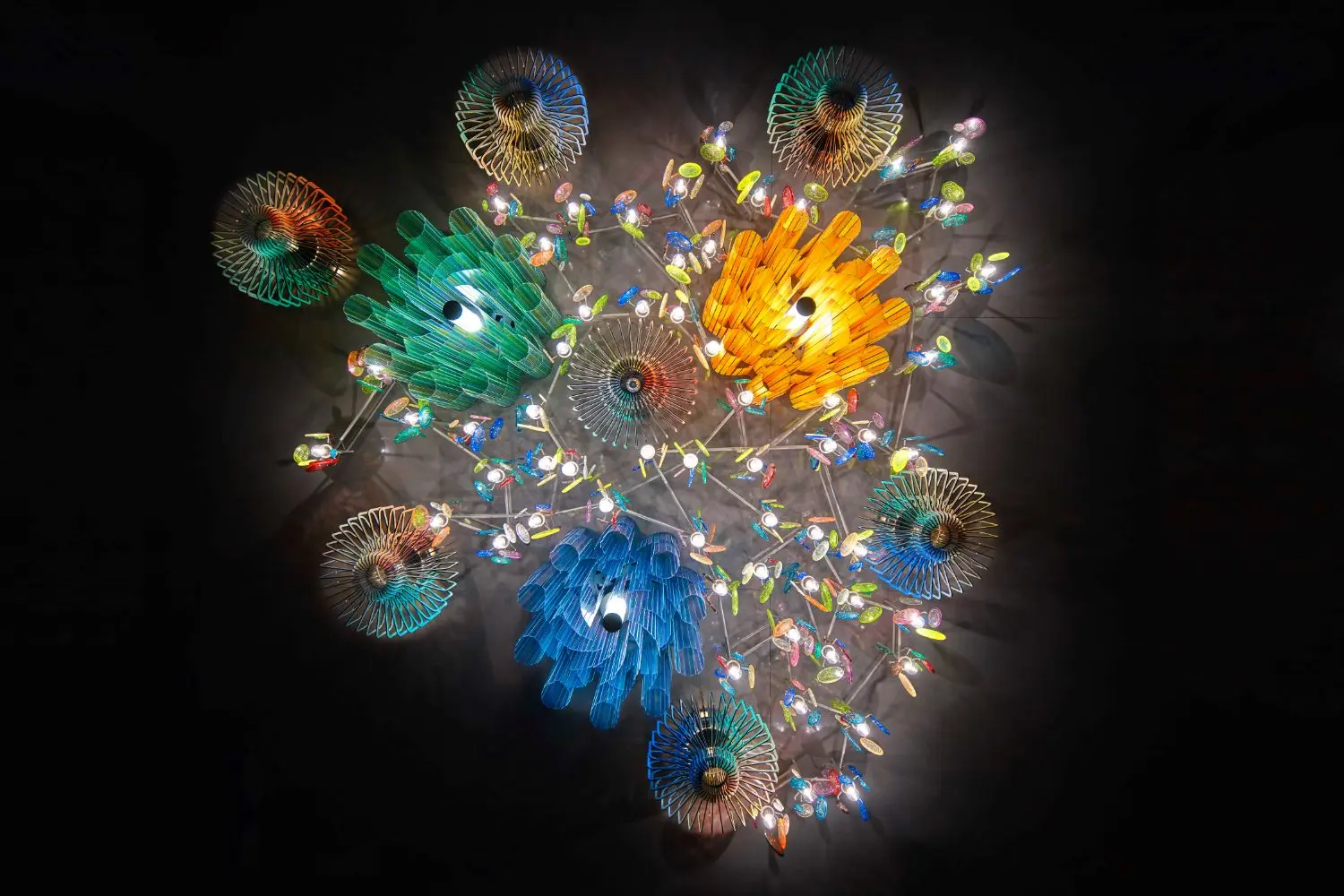 c-white-pardo-rehberger-KL2589-chandelier-a