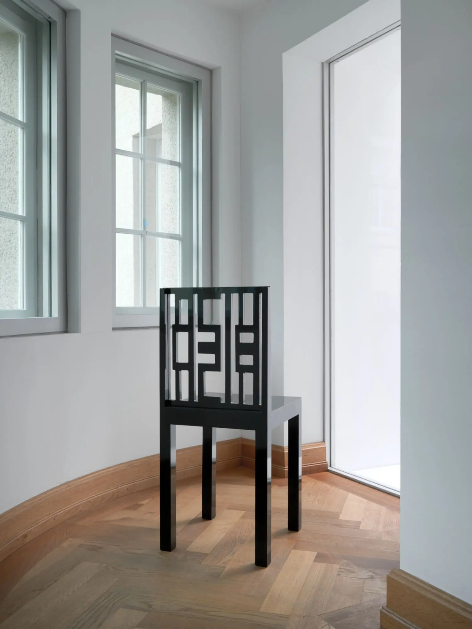 c-roldan-KB0940-1-a-two-chairs-risk