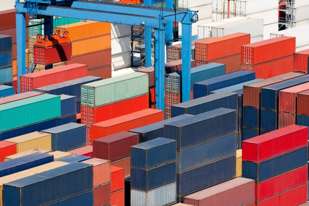 SONAR2019_fiscal_monetary_policy_containers_closeup_GE_123827127