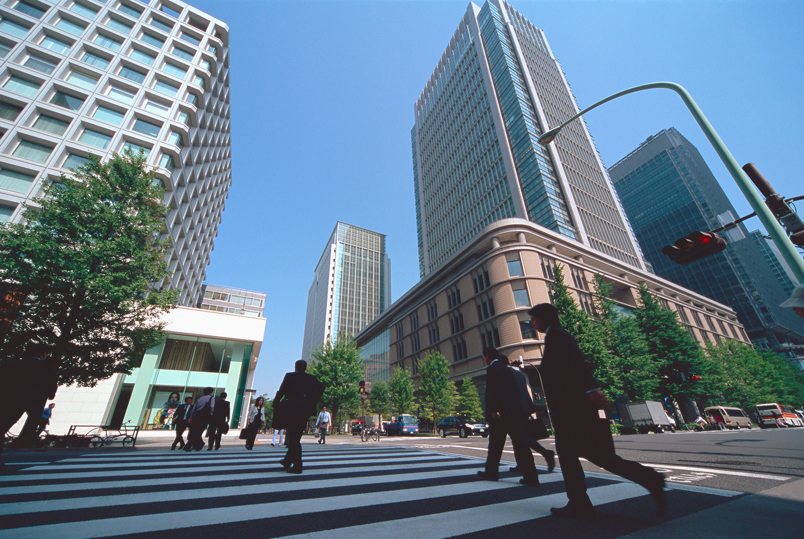 People walking on the streets of Japan<br/>Resilience index, sigma 6, 2020