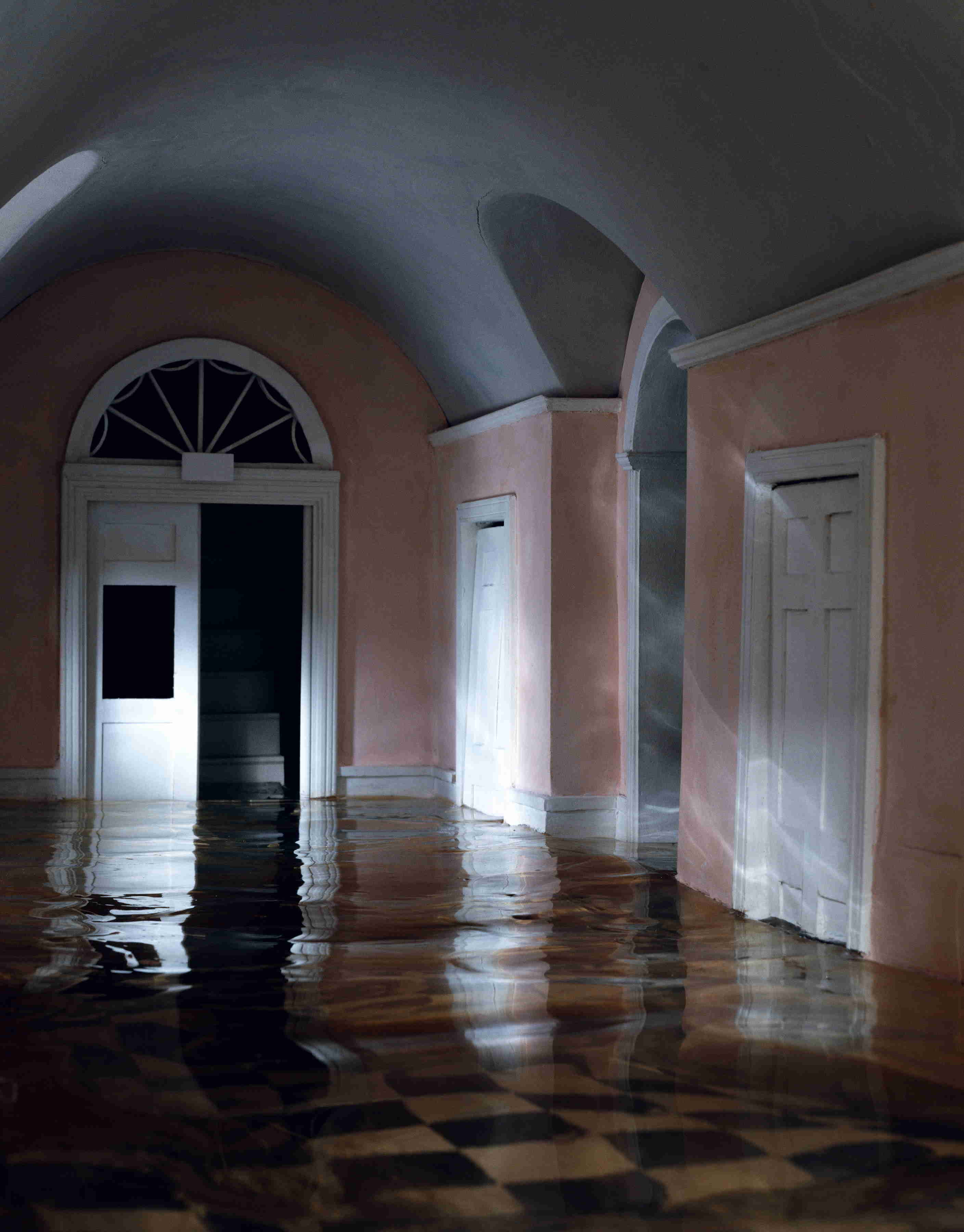 casebere-KL2065-pink-hallway