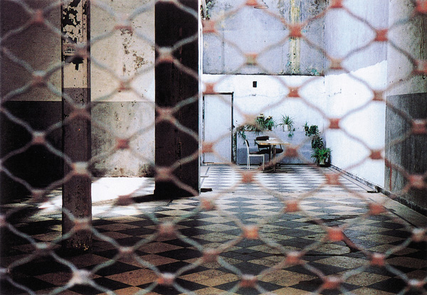 bustamante-KL1580-something-is-missing