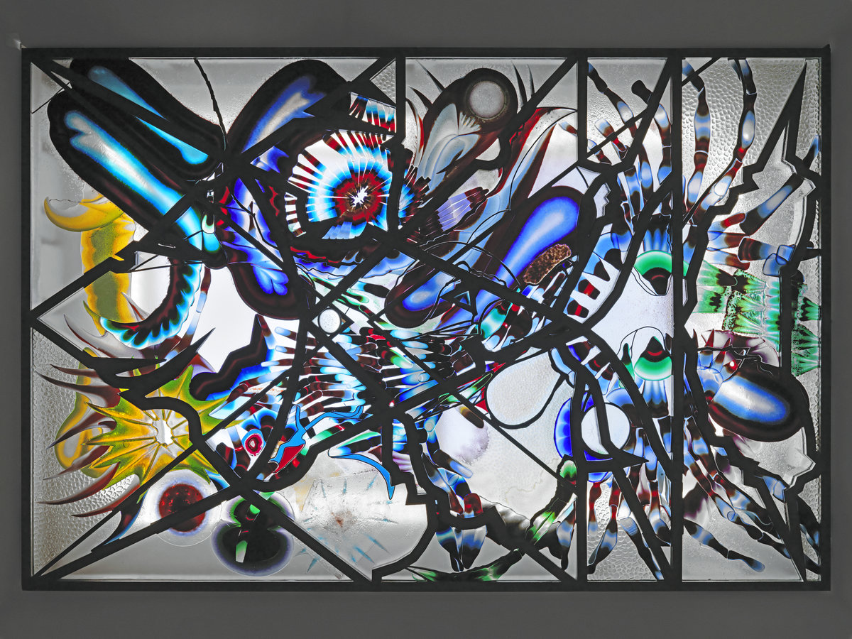 Kerstin Brätsch gave the skylight that is placed in the corridor connecting the Altbau and Swiss Re Next the title Stargate.